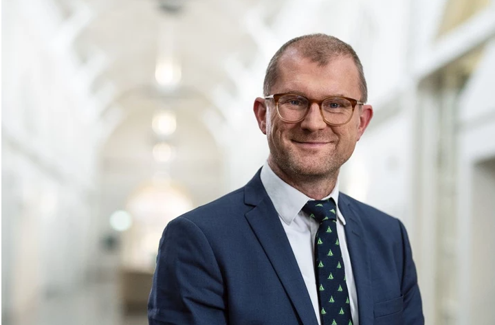 Finansdirektør Carsten Topholt forlader TV 2 Danmark